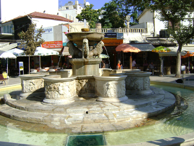 La fontana al centro di Iraclion
