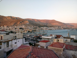 Vista di Kalimnos camminando nel paese