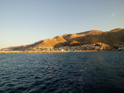 Vista di Kalimnos fuori dal porto,  la mattina della partenza