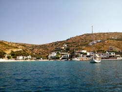 Iside ancorata nella baia di Agatonisi