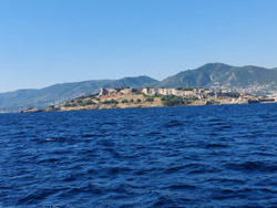 Partenza da Mitilini, vista della fortezza